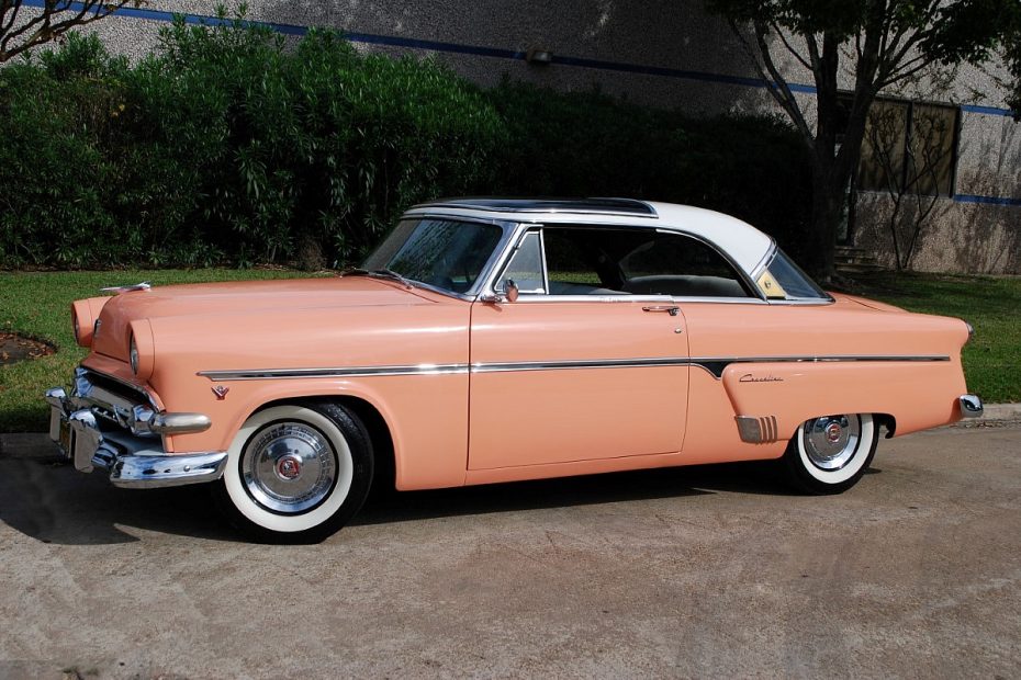 1954 Ford Crestline Skyliner